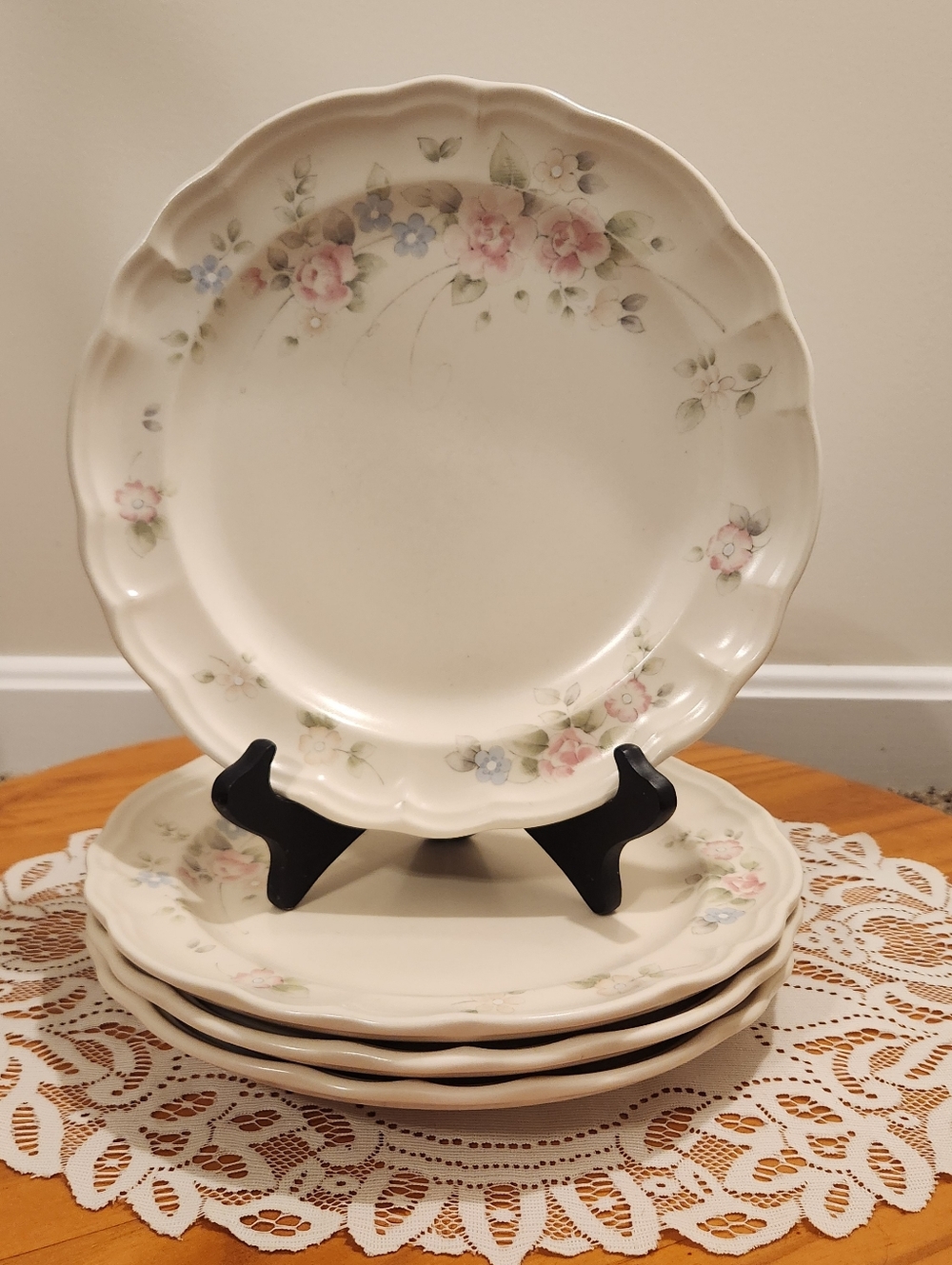 SET OF FOUR Pfaltzgraff Tea Rose 10.5" Dinner Plates